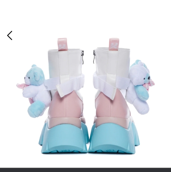 Melanie Martinez x koi - Picture 4 of 4